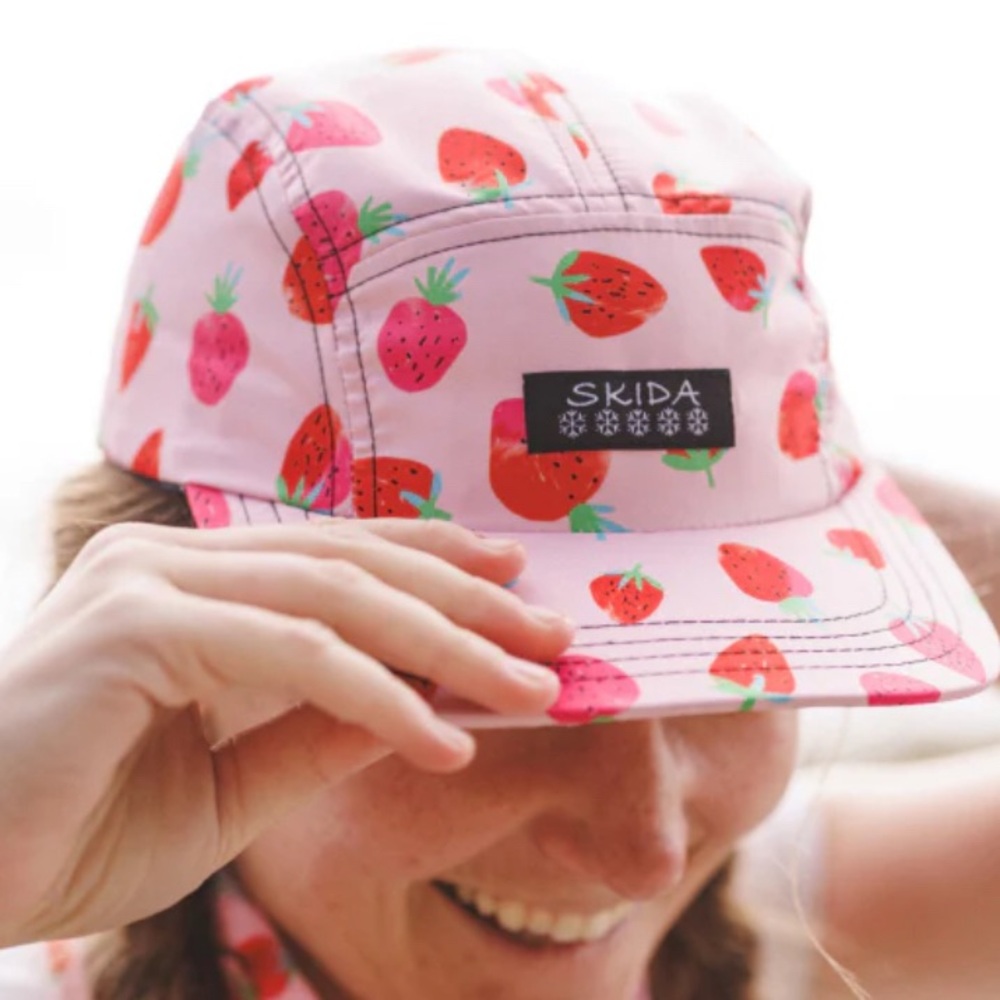 SKIDA 5 panel Strawberry Print hat